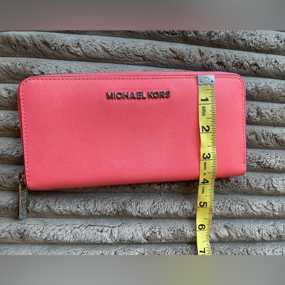Michael Kors wallet - Picture 8 of 8